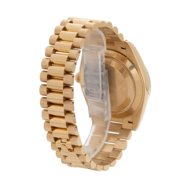 Rolex Day-Date 40 228238